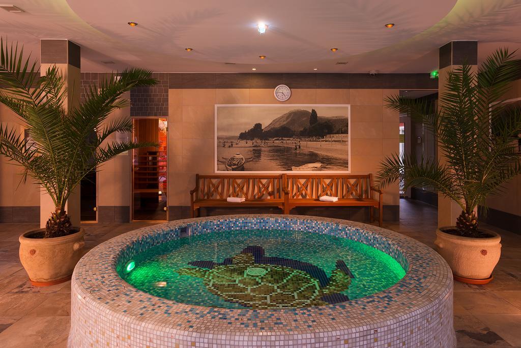 Honti Panzio Hotel วิเชกราด ภายนอก รูปภาพ